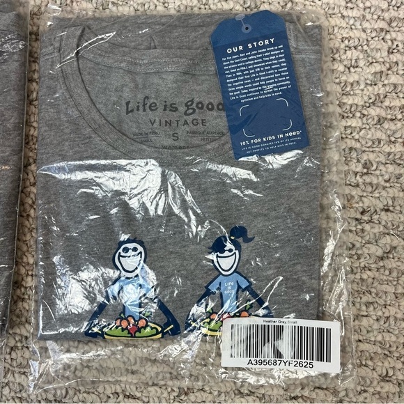 NWT LIFE IS GOOD T-Shirt Gray Foodies Working Together Large - Picture 2 of 14